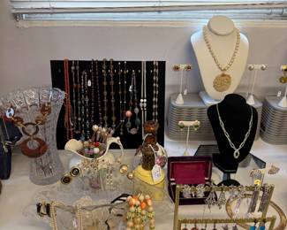 More vintage jewelry: earrings, long chains, "fruit salad" necklace, beautiful agate necklace, more