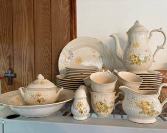 Mikasa  fine ivory spring meadow 