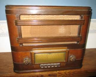 Vintage Silvertone Radio