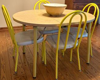 Vintage RAMCO Yellow Kitchen Table & Four Chairs 