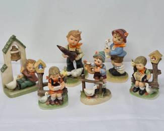 77 VintagePorcelainChildrenFigurineSet