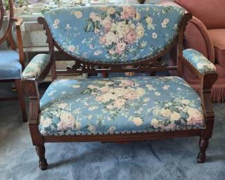 1 VictorianFloralSetteewithCarvedFrameandCasters