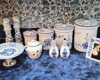 125 BlueWhitePorcelainKitchenwareCollection