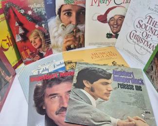 132 VintageChristmasandPopVinylLPRecords