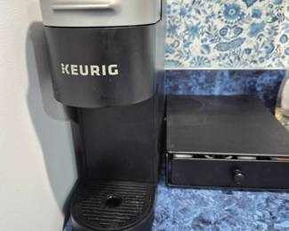 89 KeurigSingleServeCoffeeMakerwithPodStorageDrawer