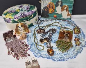 59 MicroBeadedDogJewelryZipperPouch