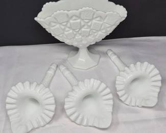 122 VintageWestmorelandFentonMilkGlassEpergneInsertVases