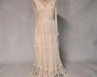 88 VintageGunneSaxbyJessica1970sLacePrairieWeddingDress