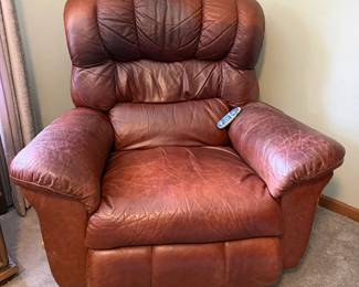 Oversize LaZBoy power recliner worn in and perfect