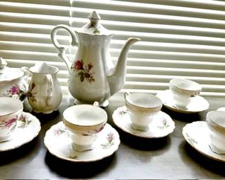Vintage Royal Sealy Moss Rose porcelain complete tea set, gold trimmed edges