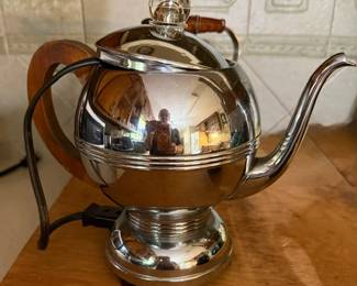 1930s Art Deco percolator by Manning Bowman, chrome plated Orb and Bakelite handle
