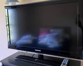 Samsung 32 TV wRemote LN32C530F1F HD 1080p LCD HDTV