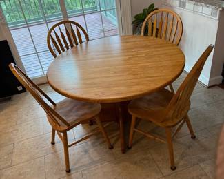 Traditional Oak Kitchen Dinette Set, Round Pedestal Table 4 Chairs