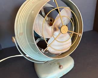 Vornado Jr. Vintage Air Circulator Retro Metal Desk Fan Light Green Deco