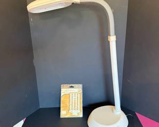 Verilux Natural Spectrum 27W Gooseneck Desk Lamp wExtra Bulb