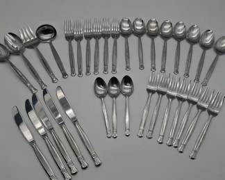 Vintage International Stainless 33 Piece Flatware Set