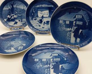 1970s Bing Grondahl Porcelain Christmas Plates And Royal Copenhagen 5pc
