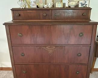 Gentleman's Dresser