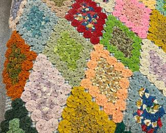 Yo Yo Coverlet/Quilt