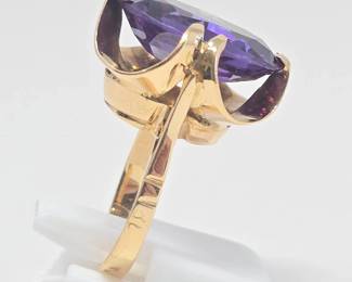 12.38 Ct. Synthetic Color-Change Sapphire Ring in 14K Yellow Gold – Large Oval Statement Ring