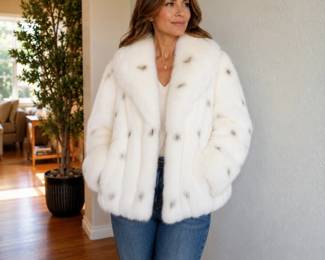 Woman's Dyed Fox Short Fur Jacket