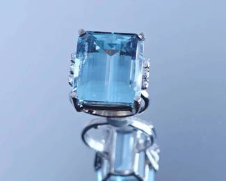 H. Stern 18K White Gold 16.27 Carat Aquamarine & Diamond Statement Ring - Gemologist Examined