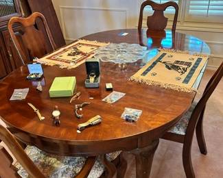 Beautiful mahogany table/4 chairs 