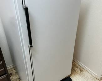Space saver freezer, works well