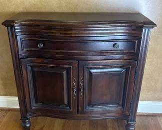 Hooker Furniture Seven Seas Hall Chest