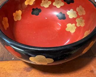 Lacquer bowl