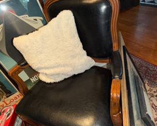 Comfy SOLID arm chair