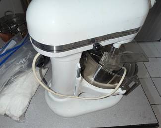 Industrial heavy duty HD Kitchen-aide mixer with 5 quart bowl-lift