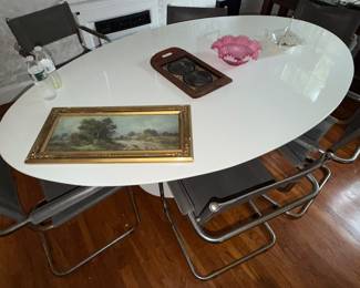 Saarinen Knoll Tulip Style pedestal table with flared central base