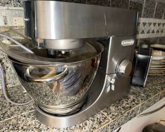 De'Longhi stand mixer inc Large bowl and lots of power!