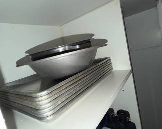 Aluminum trays and cookware