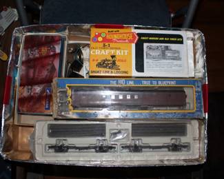 Arients HO Train Rounhoue HO Train Car