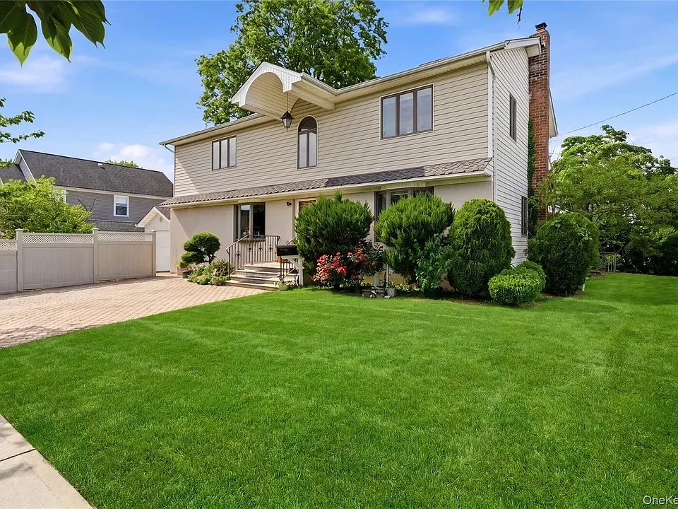 FRANKLIN SQUARE ESTATE HOME