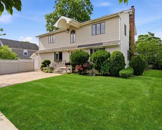FRANKLIN SQUARE ESTATE HOME
