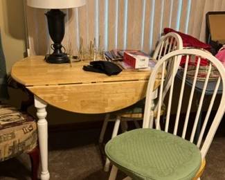 Table Drop Leaf Round 2 Chairs Lamp