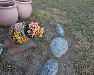 Alligator Yard Art