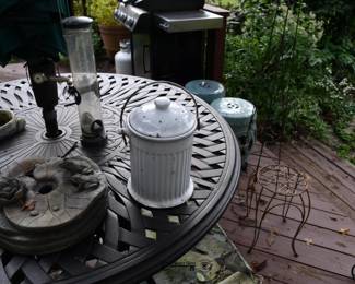 1077Back Yard