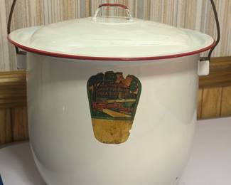 Enamel Paid with lid