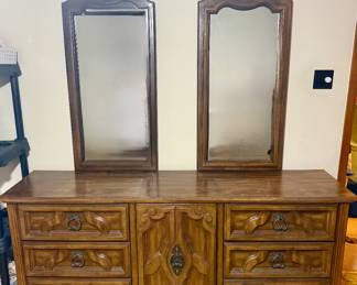 Double mirror dresser