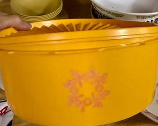 Vintage Tupperware Yellow Starburst