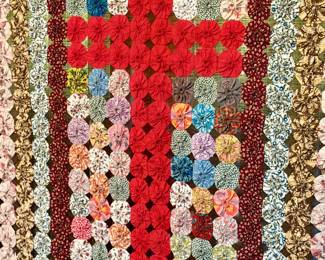 Vintage Handmade Cross Yo-Yo Quilt – 99” × 105” – 1,155 Hand-Sewn Yo-Yos