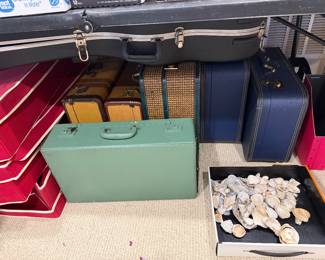 Antique And Vintage Suit Cases