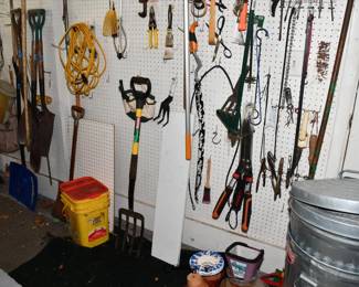785Garage