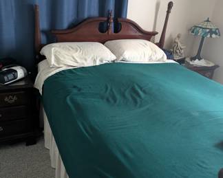 Full 90's Vintage Edwardian-Style Bed Set