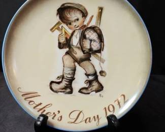 Vintage MJ Hummel Goebel Collectable Mothers Day Plate Playing Hooky 1972 No Original Box