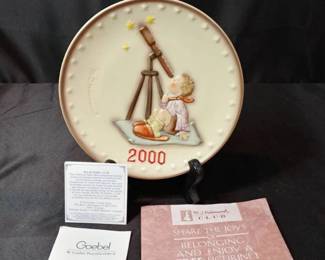 Vintage MJ Hummel Goebel Collectable Millennium Plate Stargazer 2000 in Original Box